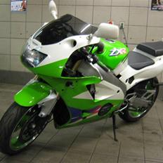 Kawasaki zxr 400