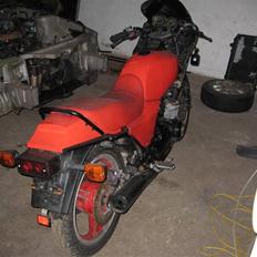 Kawasaki          GPZ 550 Uni Trak