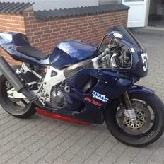 Honda CBR900RR fireblade sc28