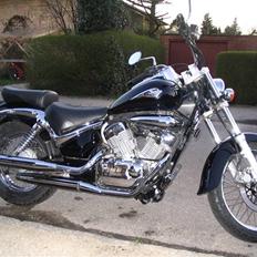 Suzuki Intruder VL250