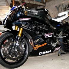 Yamaha YZF-R6 [SOLGT]