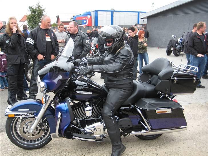 Suzuki GSF 600 Bandit - ny stil? - ude og prøvekøre harley D - den er alt for stor og tung - og dyr billede 7