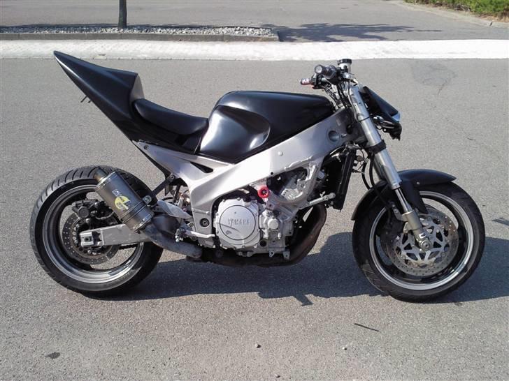 Yamaha FZR 1000 EXUP Streetfight billede 1