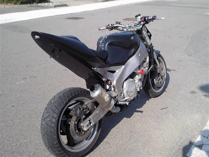 Yamaha FZR 1000 EXUP Streetfight billede 3