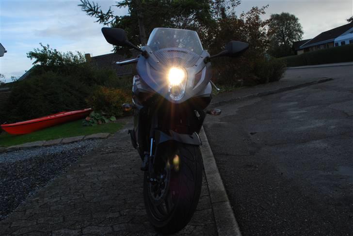 Hyosung GT250R - Lige efter en vask :) billede 5