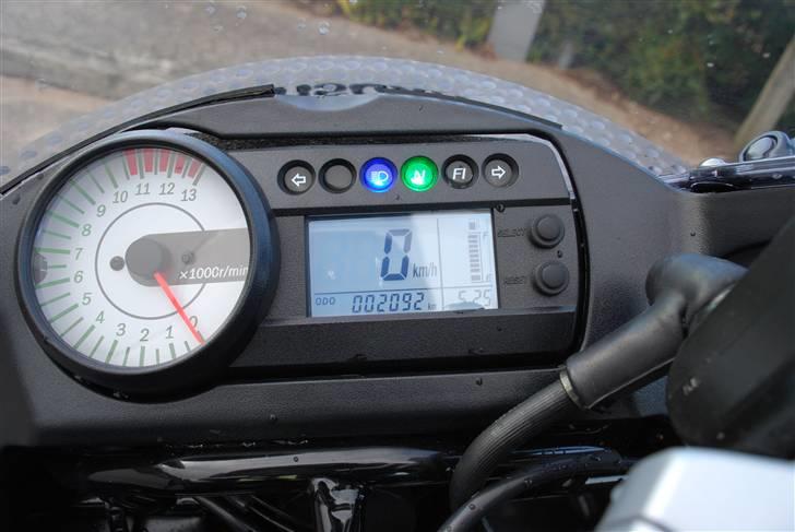 Hyosung GT250R - Lige efter en vask :) billede 6