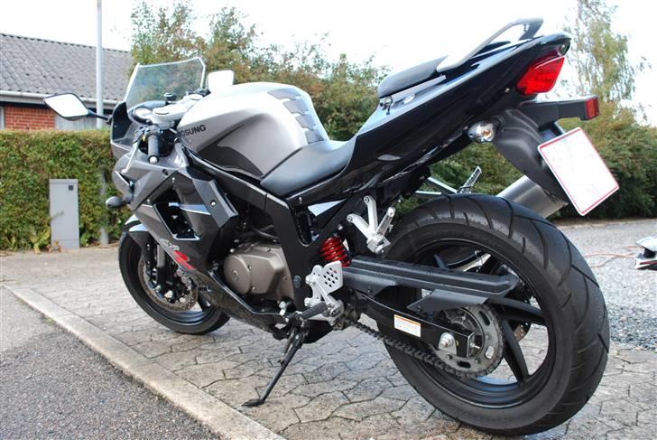 Hyosung GT250R - Lige efter en vask :) billede 7