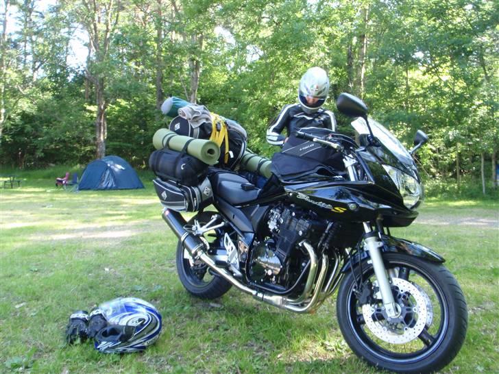 Suzuki GSF650S - Fuld oppakning på Banditten. Taskerne er købt i Louis for ca. 5-600 kr. De er alle pengene værd. billede 13