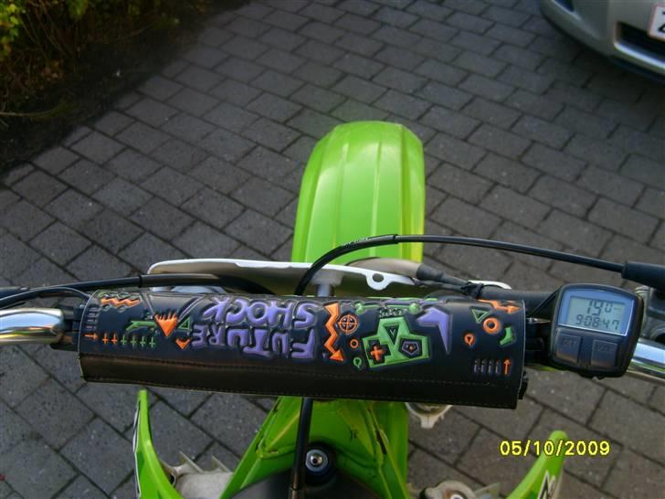Kawasaki KX 250 (solgt) - En KX 250 med cykel computer billede 11