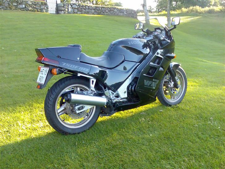Honda VFR 750 - Solgt billede 9