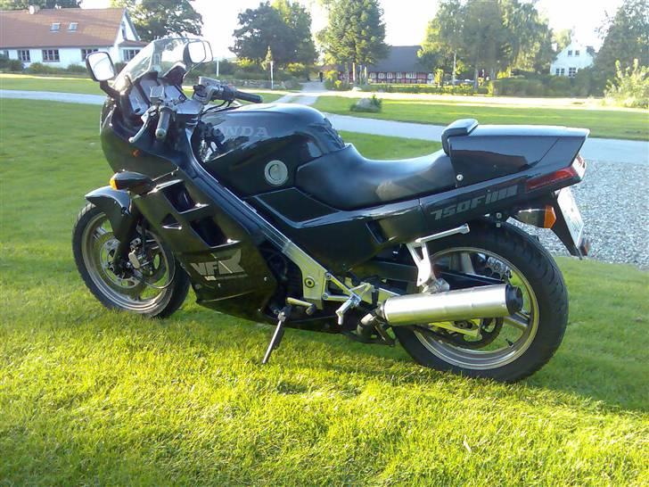 Honda VFR 750 - Solgt billede 12
