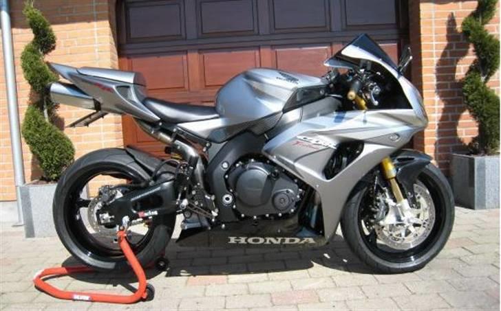 Honda CBR 1000 RR *Solgt* billede 1