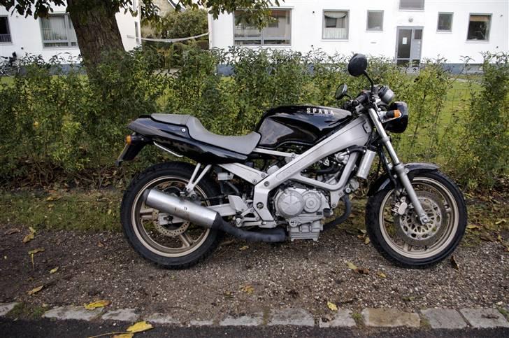 Honda VT 250 Spada - Ligner ikke et typisk 80´er design billede 2