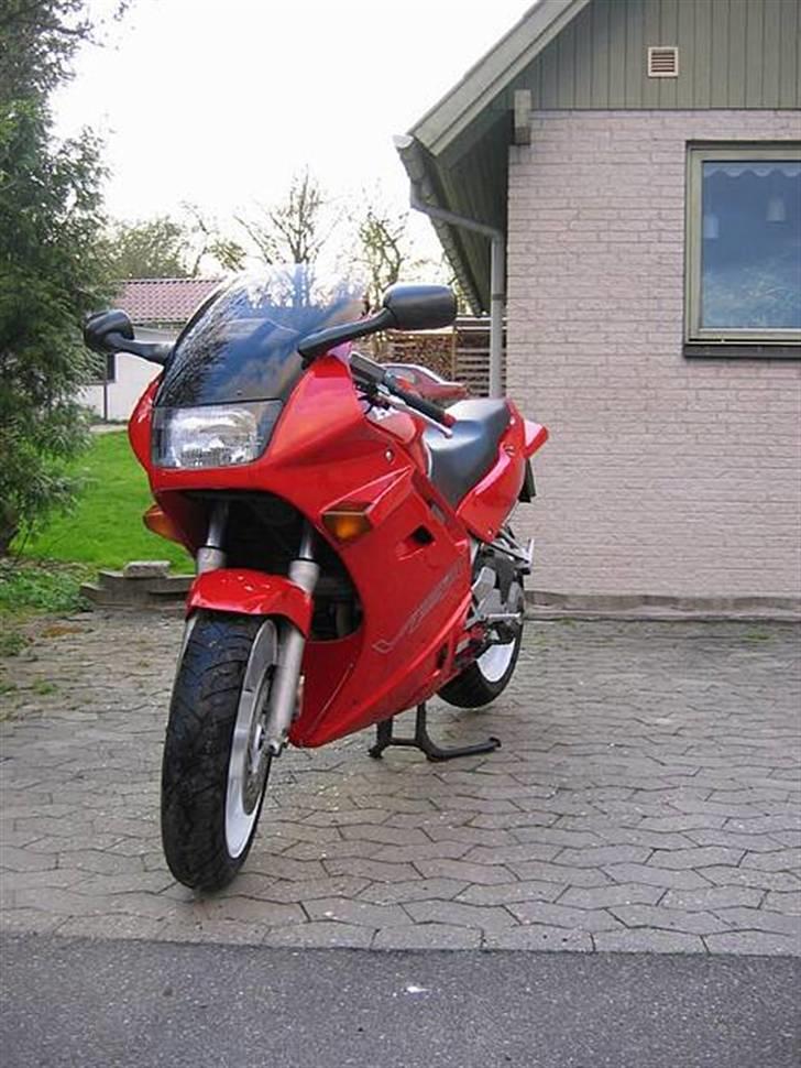 Honda VFR 750 F billede 3