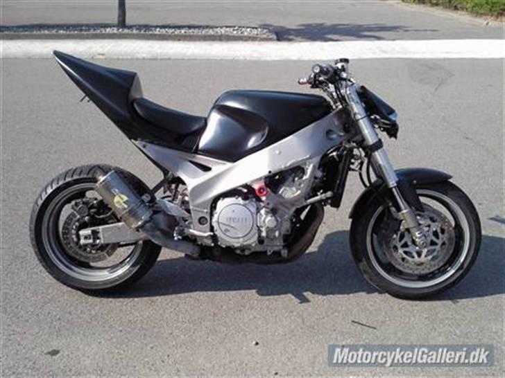 Yamaha fzr 1000 EXUP/solgt  - og hva den så er nu faktisk kun farven som er skiftet billede 2