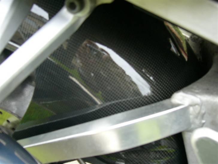 Suzuki GSX-R 750 *RIP* - Carbon hugger *RIP* billede 4