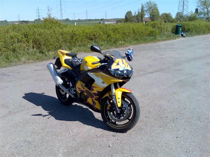 Yamaha YZF R46 billede 9