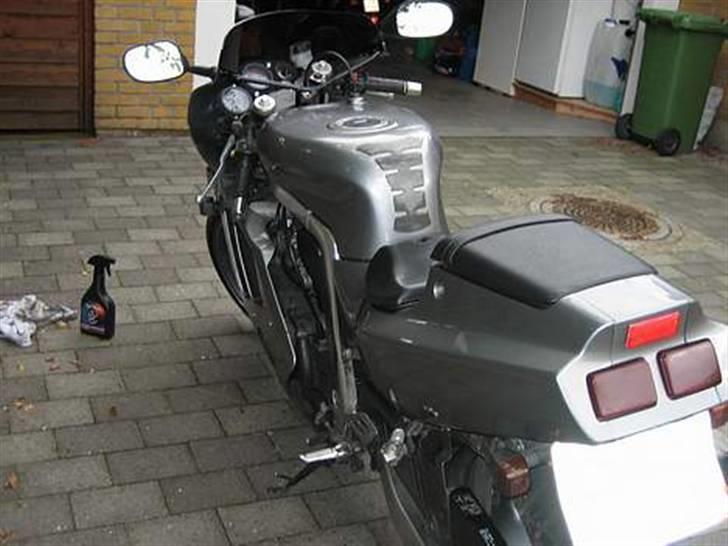 Suzuki GSXR 400 billede 4