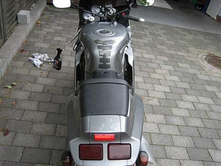 Suzuki GSXR 400 billede 6