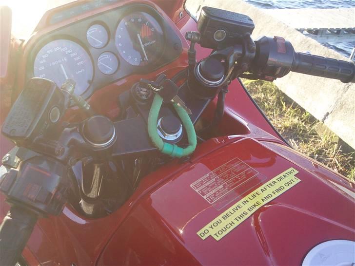 Honda CBR1000F billede 4