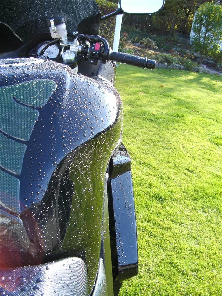 Suzuki SV650 - Auto shampo med nano, vandet perler bare a. billede 5