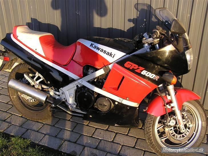 Kawasaki GPZ 600R SOLGT - Billede lånt fra tidliger ejer :-) billede 1