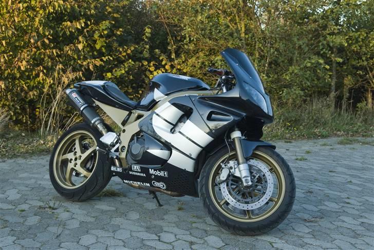 Honda CBR900RR billede 9