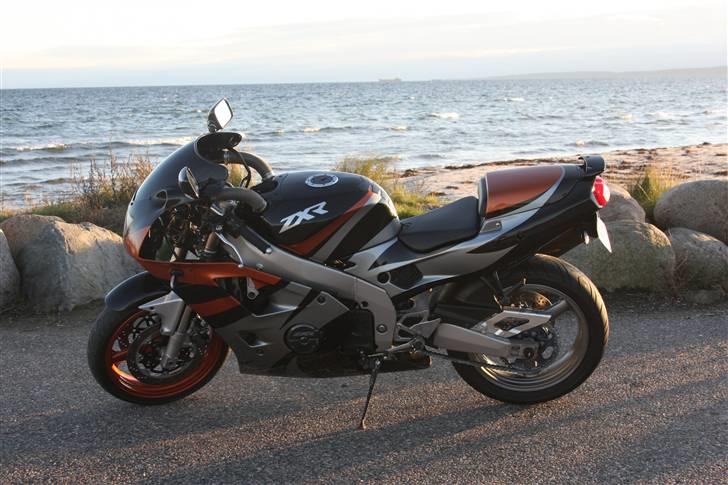 Kawasaki ZXR 400 billede 1