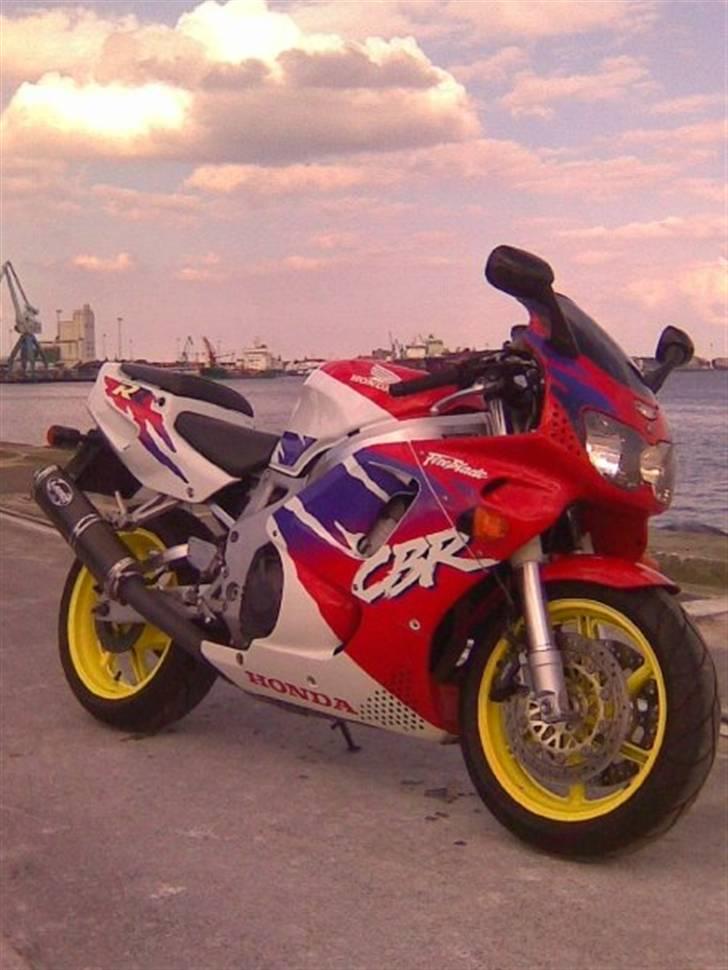 Honda CBR 900RR Fireblade SOLGT billede 1