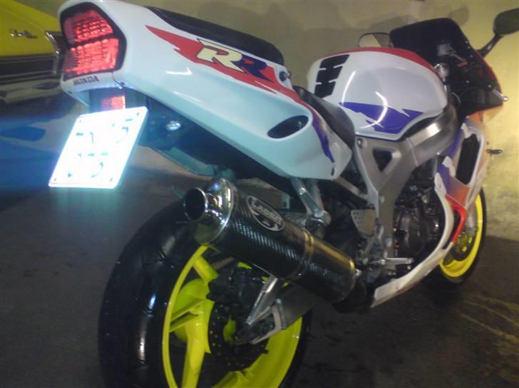 Honda CBR 900RR Fireblade SOLGT billede 3