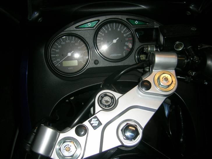 Suzuki GSXF 600 billede 8