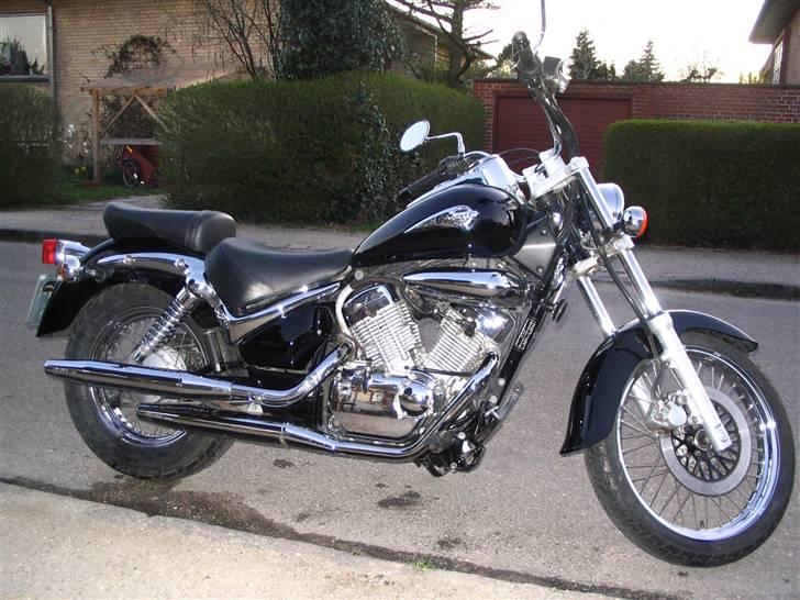 Suzuki Intruder VL250 billede 1