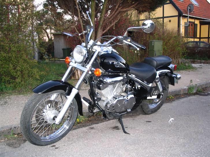 Suzuki Intruder VL250 billede 3