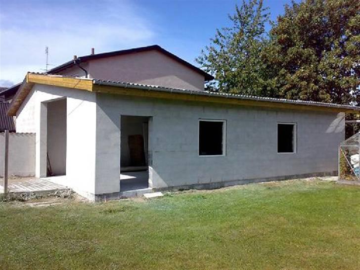 Suzuki GSX 750F - Til slot....  ;o)  Der er nu kommet port, dør og vinduer i   :o) billede 19