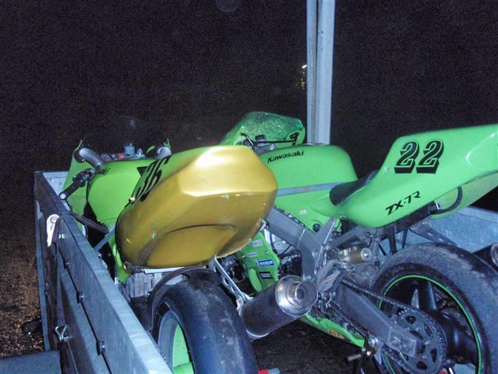 Kawasaki ZX7R billede 2