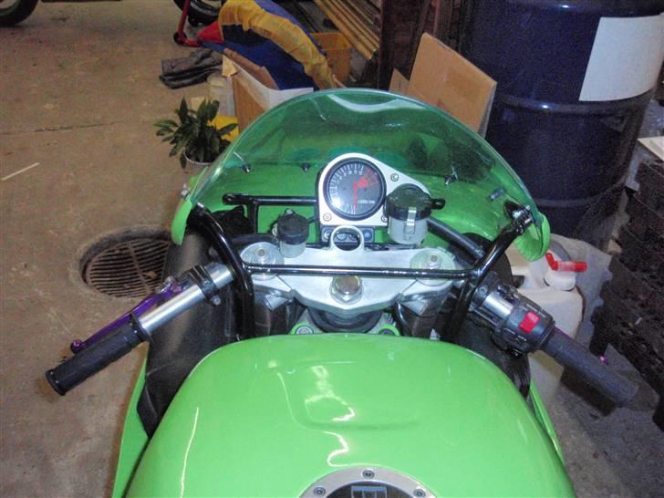 Kawasaki ZX7R billede 7