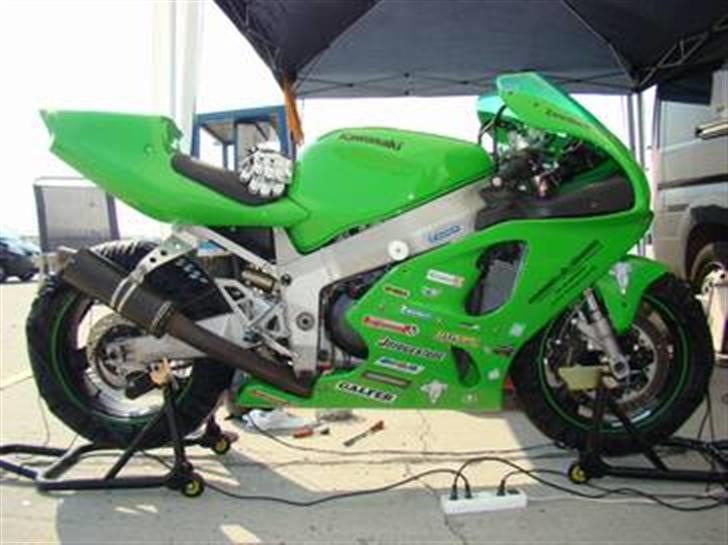 Kawasaki ZX7R -  Billede lånt af tidligere ejer billede 12