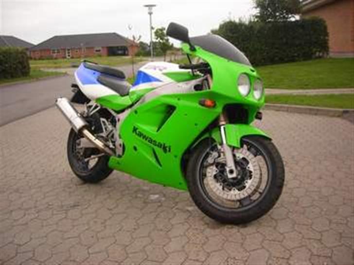 Kawasaki ZXR750 Solgt billede 1