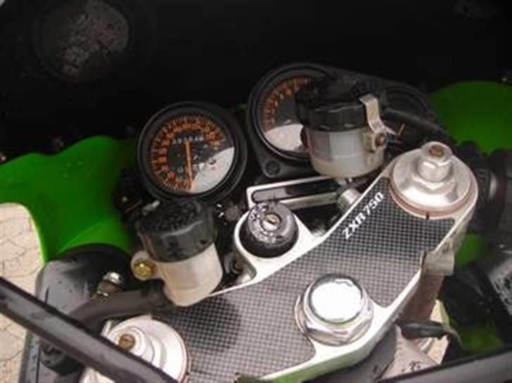 Kawasaki ZXR750 Solgt billede 5
