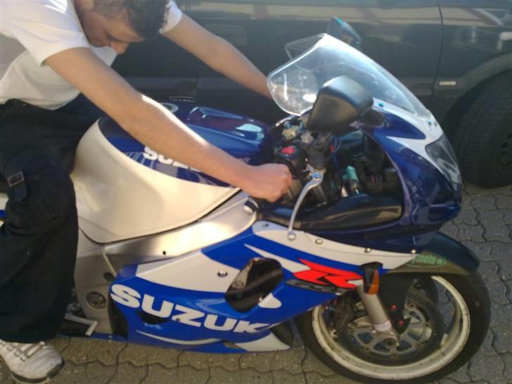 Suzuki GSXR-600 K2 (Solgt) billede 5