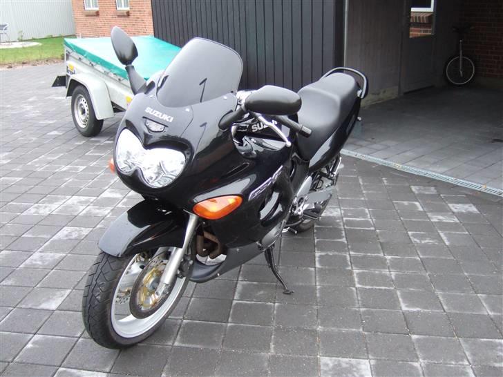 Suzuki GSX 750 F SOLGT billede 2