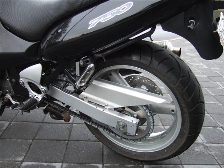 Suzuki GSX 750 F SOLGT billede 5