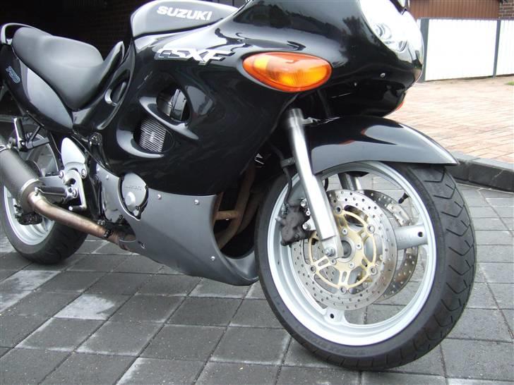 Suzuki GSX 750 F SOLGT billede 7
