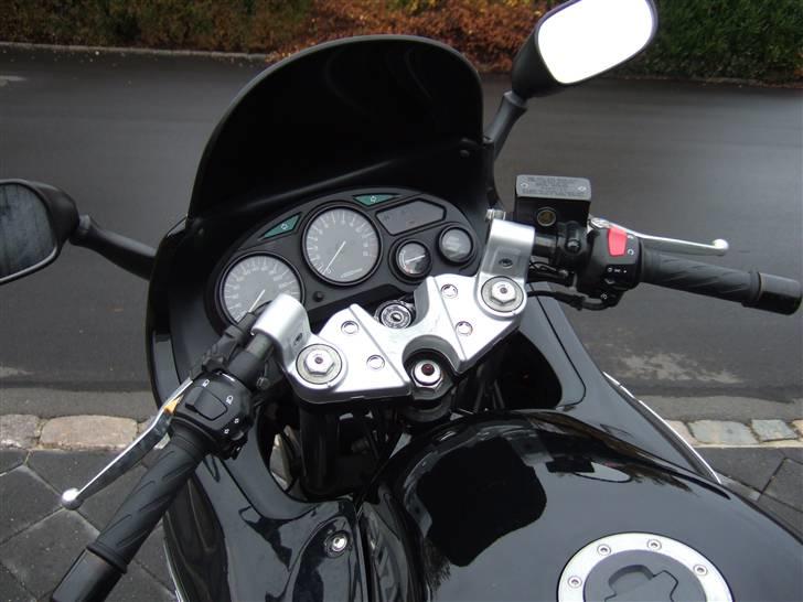 Suzuki GSX 750 F SOLGT billede 8