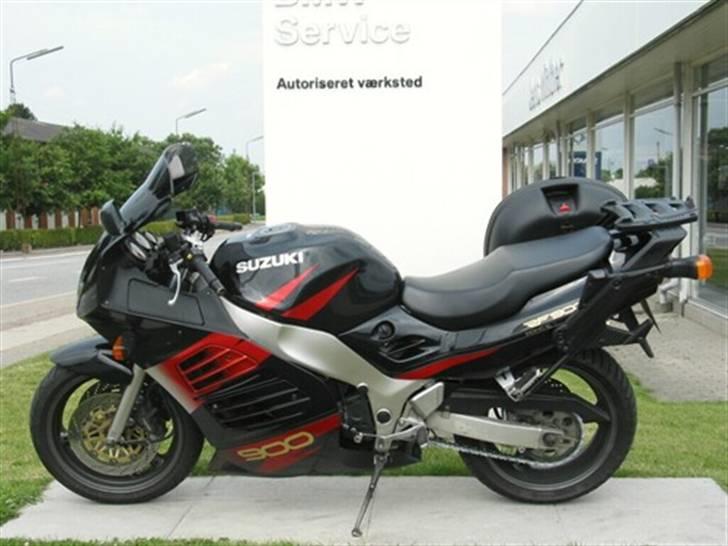 Suzuki RF 900 R Solgt billede 6