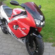 Yamaha thunderace (solgt)