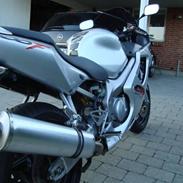 Honda cbr 600 F4i