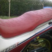 Honda vf750f