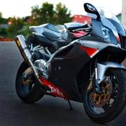 Aprilia RSV 1000 R..SOLGT jun2010