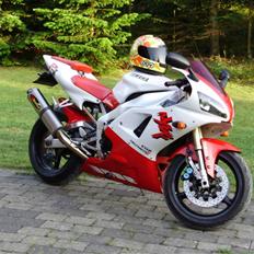 Yamaha yzf-r1